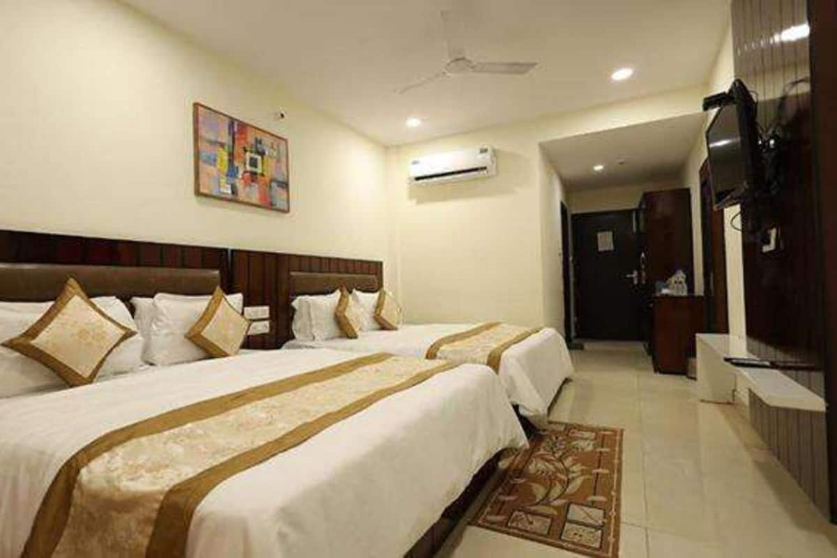 Family Room | Egyptian cotton sheets, premium bedding, in-room safe, free WiFi
