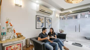 Khu tiếp khách ở sảnh