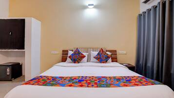 Egyptian cotton sheets, premium bedding, in-room safe, free WiFi
