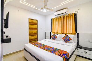Egyptian cotton sheets, premium bedding, in-room safe, free WiFi - FabHotel Heritage Ruby (Barasat)