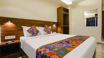 Deluxe Room | Egyptian cotton sheets, premium bedding, in-room safe, free WiFi