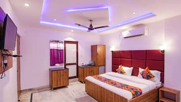 Premium Room | Egyptian cotton sheets, premium bedding, in-room safe, free WiFi