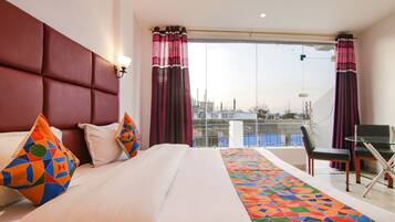 Egyptian cotton sheets, premium bedding, in-room safe, free WiFi