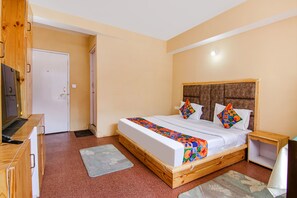 Deluxe Room | Egyptian cotton sheets, premium bedding, in-room safe, free WiFi - Fabhotel Nirvana Deluxe (Manali)