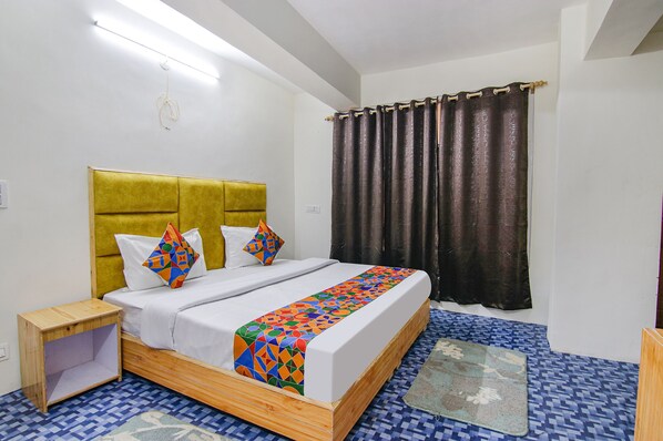 Egyptian cotton sheets, premium bedding, in-room safe, free WiFi - Fabhotel Nirvana Deluxe (Manali)