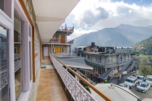 Balcony view - Fabhotel Nirvana Deluxe (Manali)