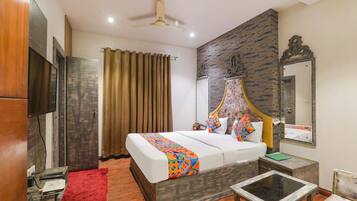 Egyptian cotton sheets, premium bedding, in-room safe, soundproofing