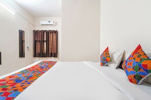 Egyptian cotton sheets, premium bedding, in-room safe, free WiFi - Via Epic Residency (Chennai)