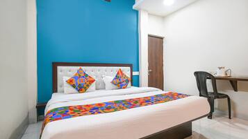 Deluxe Room | Egyptian cotton sheets, premium bedding, in-room safe, free WiFi