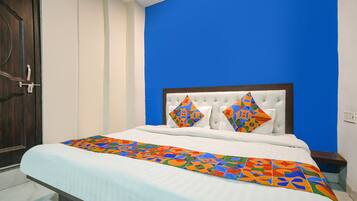 Egyptian cotton sheets, premium bedding, in-room safe, free WiFi