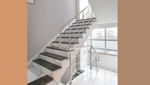 Ảnh chưa phân loại, 2 trong số 32 ảnh, nút