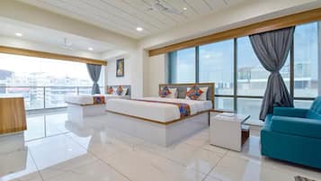1 bedroom, Egyptian cotton sheets, premium bedding, in-room safe