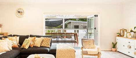 TV, fireplace, books, stereo