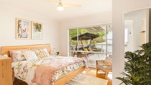 4 chambres, fer et planche à repasser, lit parapluie, accès Internet