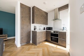 公寓, 2 间卧室, 阳台 | 私人厨房 | 大冰箱、微波炉、烤箱、炉灶