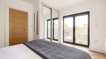 One Bedroom Apartment - Balcony | 2 bedrooms, desk, iron/ironing board, free WiFi