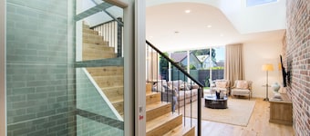 Camellia - Pet Friendly - 3 Min Walk to Centre of Berry