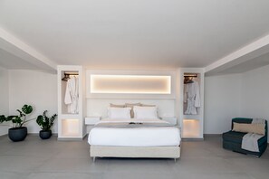 Deluxe Villa, Sea View | 3 bedrooms, in-room safe, blackout drapes, soundproofing - Perla Dream Luxury Villa (Chania)