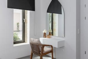 Deluxe Villa, Sea View | 3 bedrooms, in-room safe, blackout drapes, soundproofing - Perla Dream Luxury Villa (Chania)