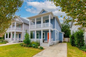 Exterior - Shem Creek House- 5 Mins to Dtwn & Beach+ Hot Tub (Mount Pleasant)