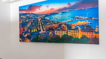 Vierbettzimmer | Minibar, Schreibtisch, BĂŒgeleisen/BĂŒgelbrett, kostenloses WLAN