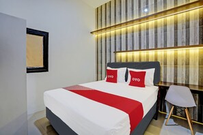 Deluxe Studio - Hotel O Sunlo Cozy Home Family Homestay Syariah (Surabaya)