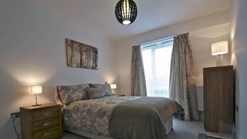 1 bedroom, iron/ironing board, internet, bed sheets