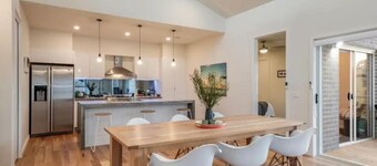 Close to the Coast & GMHBA stadium Belmont