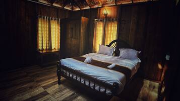 極品木屋 | 舒適加層、書桌、免費無線上網、床單