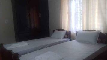 6 chambres, fer et planche Ă repasser, Wi-Fi, draps fournis