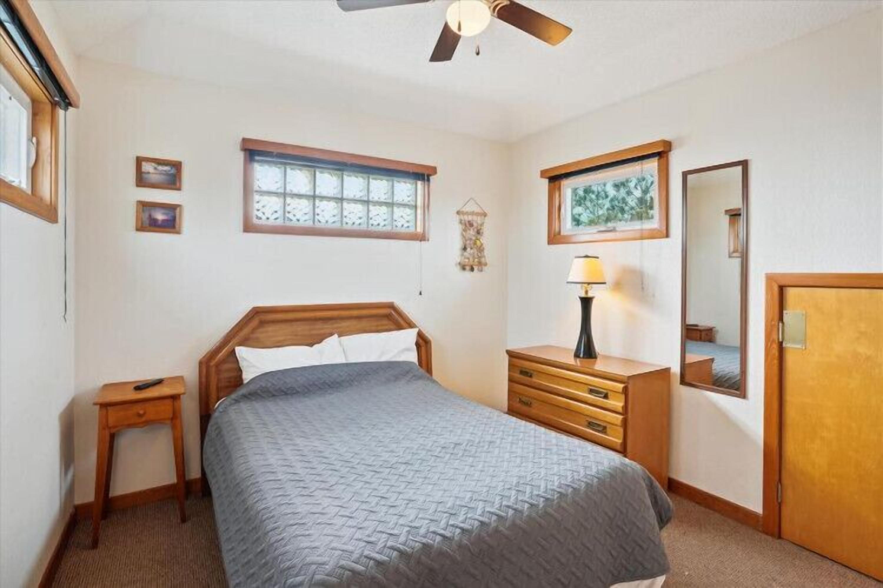 6 bedrooms, travel cot, free WiFi, bed sheets