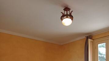 Superior-Doppelzimmer, Mehrere Betten, Terrasse, Seeblick (Ospiti) | Zimmersafe, individuell eingerichtet, Verdunkelungsvorhänge