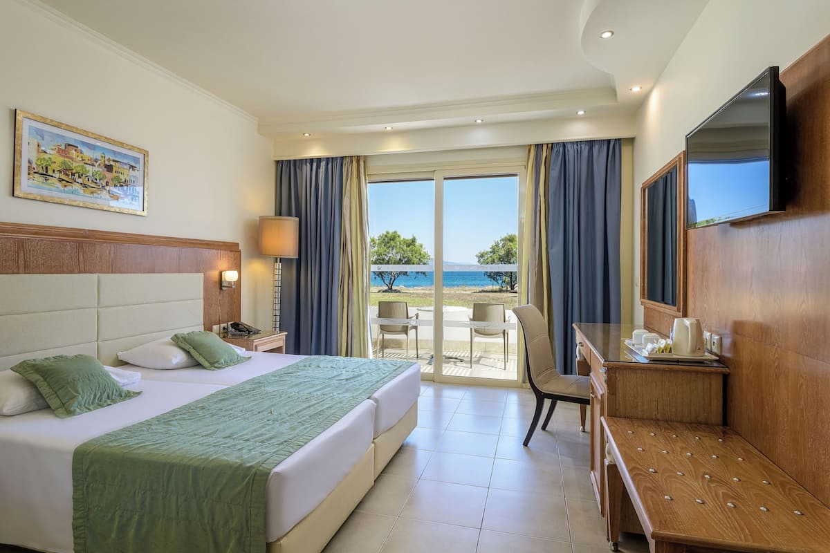 In-room safe, desk, blackout drapes, soundproofing