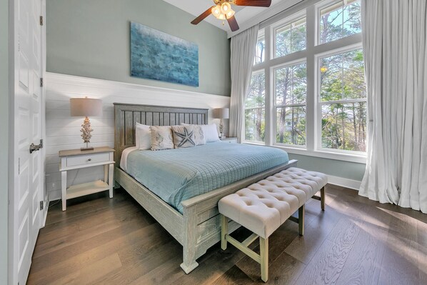 3 habitaciones, tabla de planchar con plancha, cuna de viaje y wifi