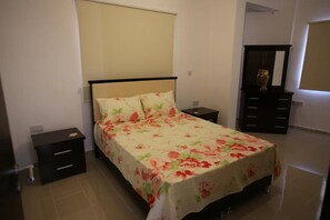 4 bedrooms, WiFi, bed sheets