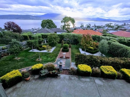 Property grounds. Kunanyi horizons - Hobart