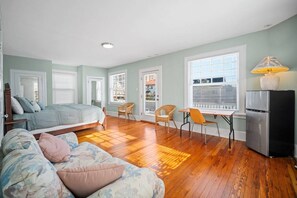 7 bedrooms, desk, iron/ironing board, free WiFi