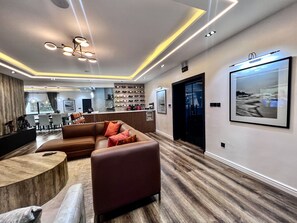 Apartment | Interior - Luxury, Contemporary 4-bed Apartment in Ikoyi (Lagos)
