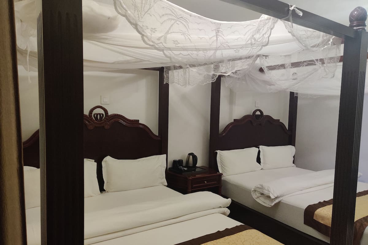 standard twin room | in-room safe, desk, iron/ironing board, free wifi