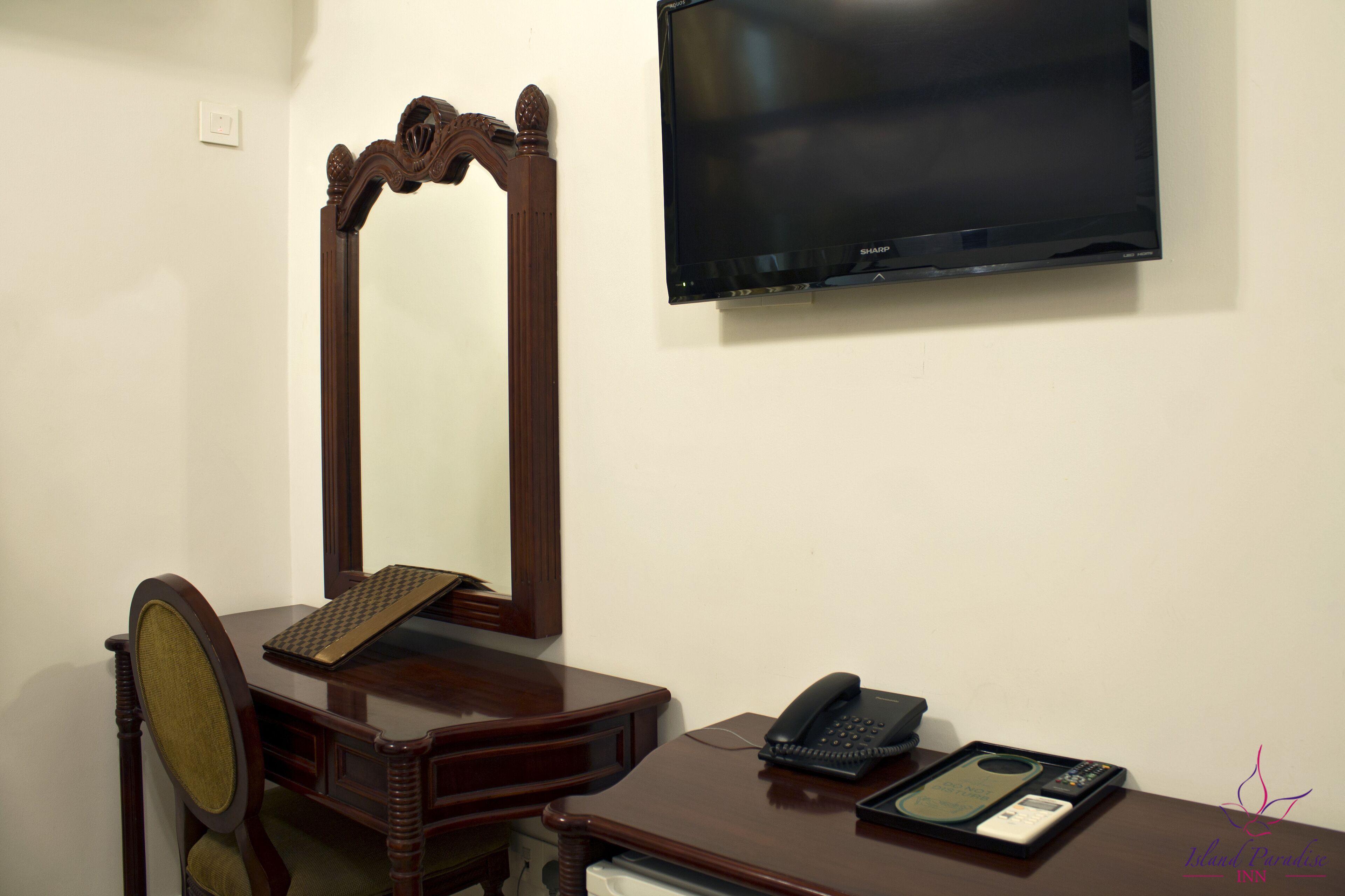 standard twin room | in-room safe, desk, iron/ironing board, free wifi