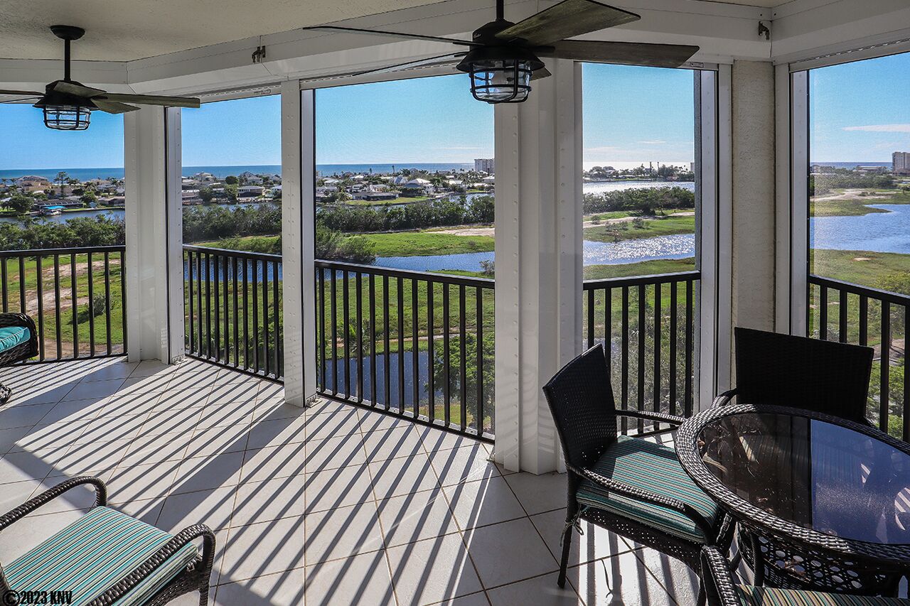 GRAND EXECUTIVE 2B/2B WATERSIDE 274 ISLAND CONDO