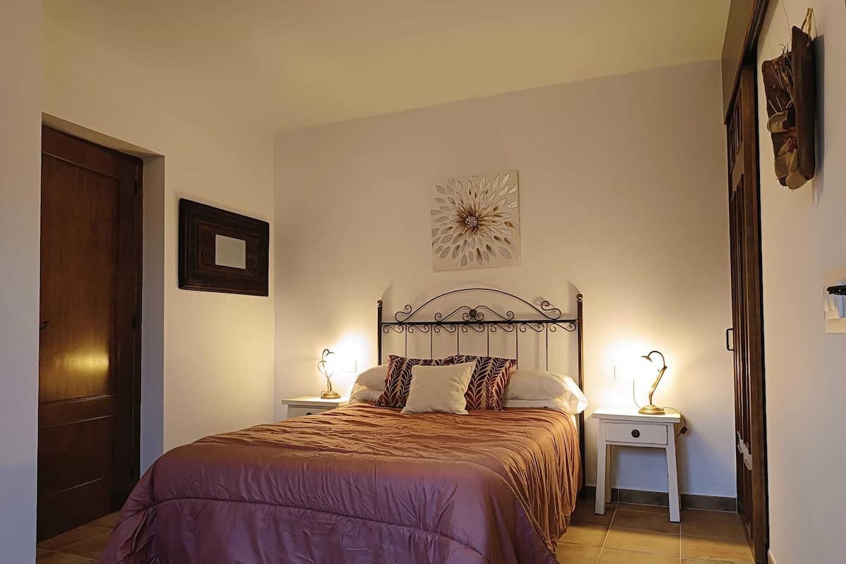 Cottage, 4 Bedrooms, Mountain View | 4 bedrooms, iron/ironing board