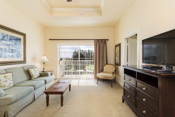 Smart TV - 1 Bedroom Townhouse with View (Kissimmee)