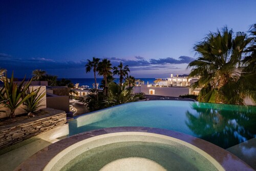 Cabo Corridor Villa Blue Sea 7 Lux 1 way trans