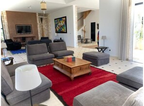 Smart TV y chimenea