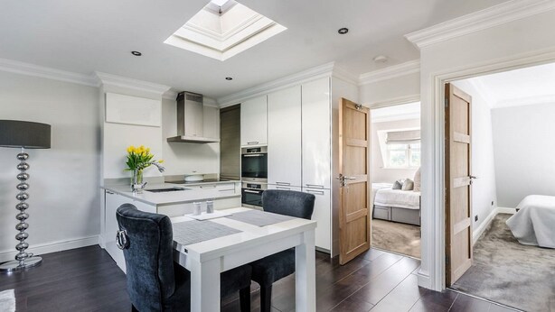 Unclassified image, 1 of 19, button - Stunning 2-bed Apartment in London (London)