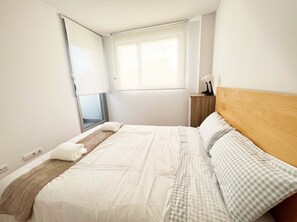 3 bedrooms, in-room safe, iron/ironing board, free WiFi