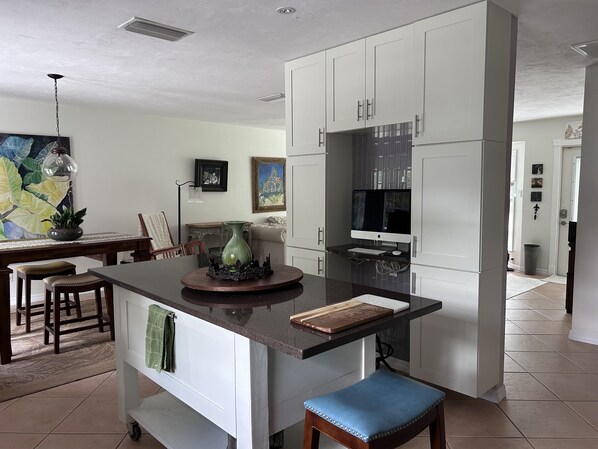 Interior - Country feel house yet centrally located (Naples)