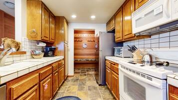 Condo, Multiple Beds, Patio, Mountain View (Walk to Mammoth Ski Lifts at Canyon ) | Private kitchen | Coffee/tea maker