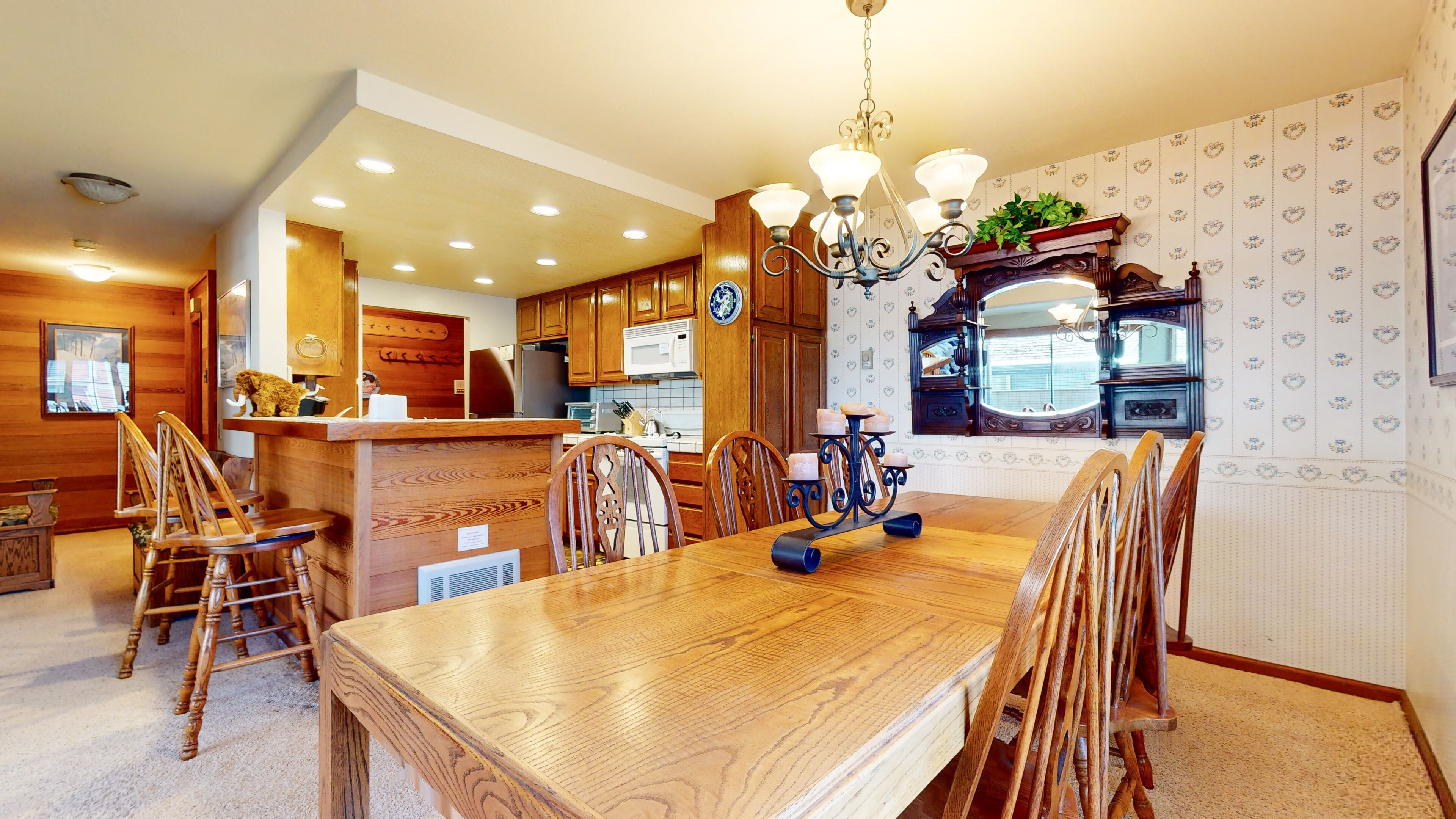 Condo, Multiple Beds, Patio, Mountain View (Walk to Mammoth Ski Lifts at Canyon ) | 2 bedrooms, individually decorated, individually furnished